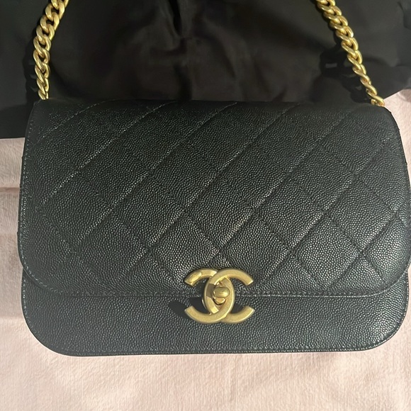 BRAND NEW CHANEL MESSENGER BAG - Picture 2 of 8